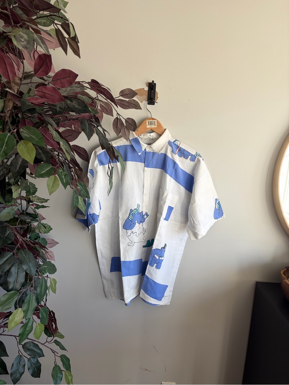 Vintage White and Blue Short-Sleeve Button-Down Shirt